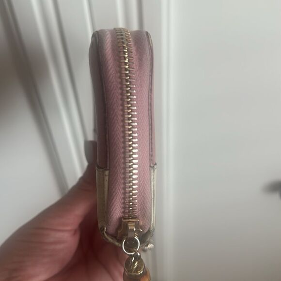 Gucci Vintage Pink and Cream Zip Around Wallet with Bamboo Tassel - Picture 6 of 17